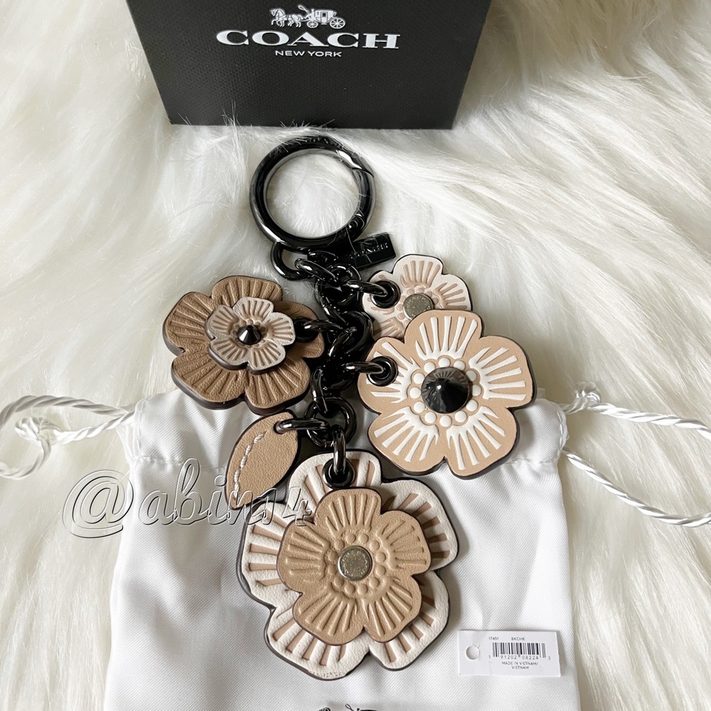 NWT Coach Tea Rose Floral Leather Bag Charm Key Chain with Box and Dust Bag